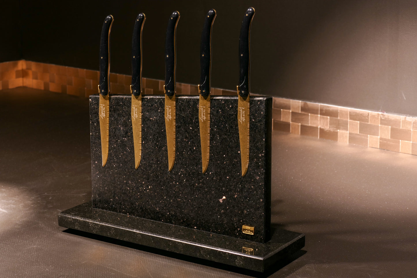 Knife block made of Star Galaxy Gold | Diamond cut