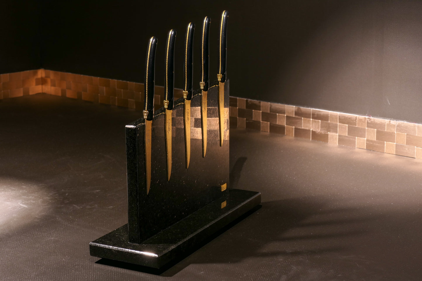 Knife block made of Star Galaxy Gold | Diamond cut