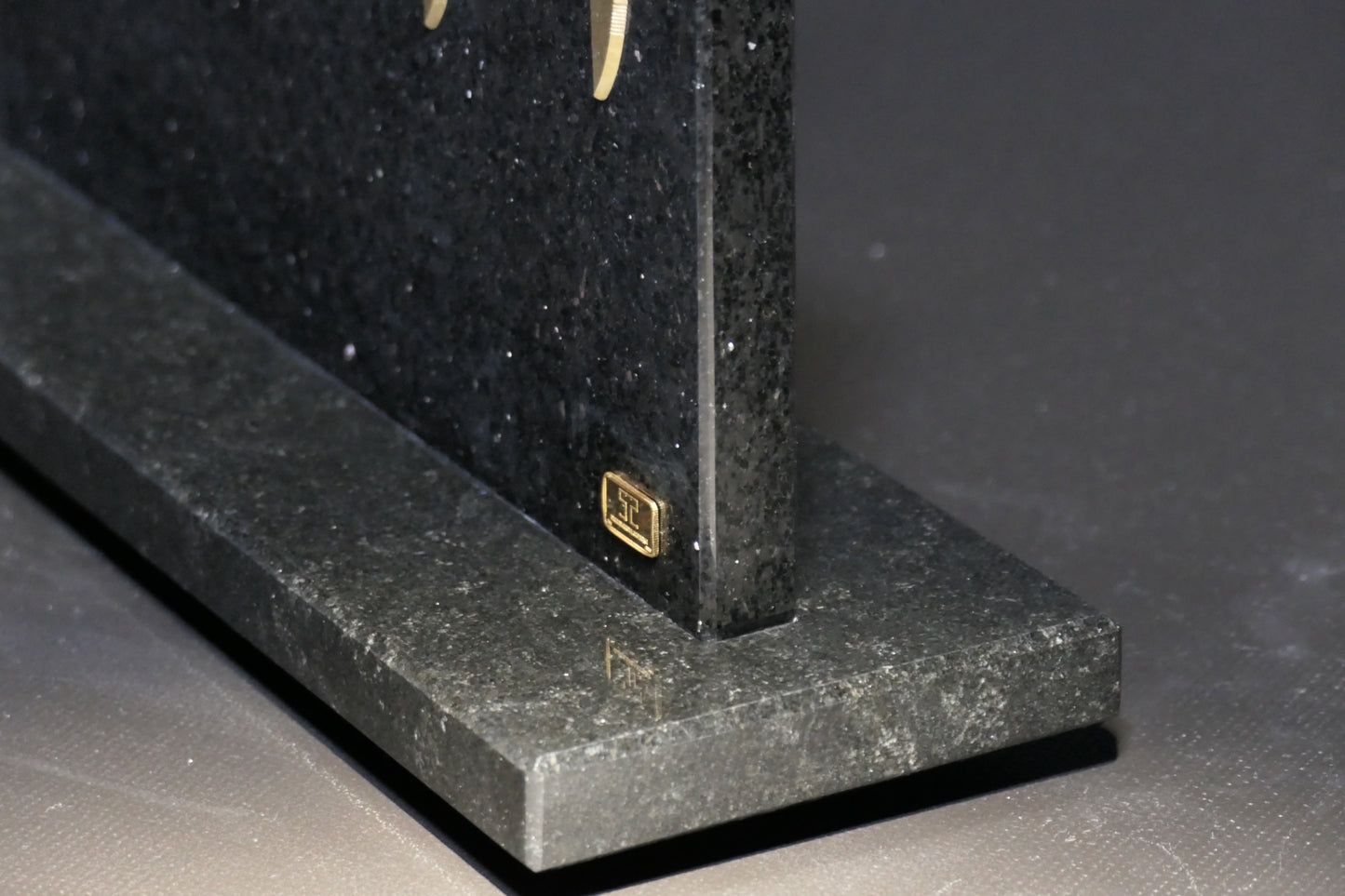 Knife block made of Star Galaxy Gold | Diamond cut