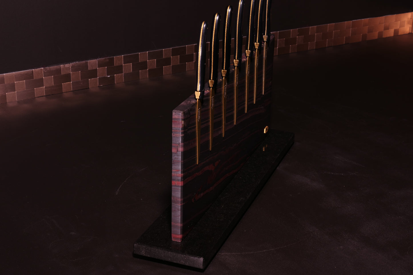 Messerblock aus Iron Red | Diamond Cut