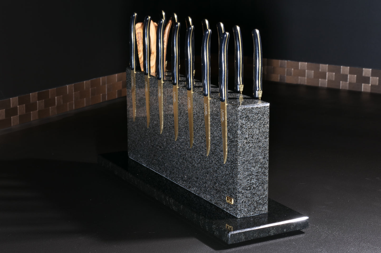 Knife block made of Nero Impala | Big Diamond Cut