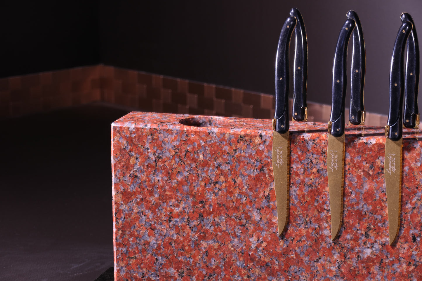 Knife block made of Goth Red | Big Diamond Cut