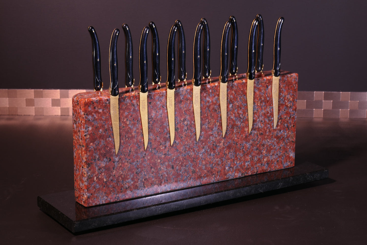 Knife block made of Goth Red | Big Diamond Cut