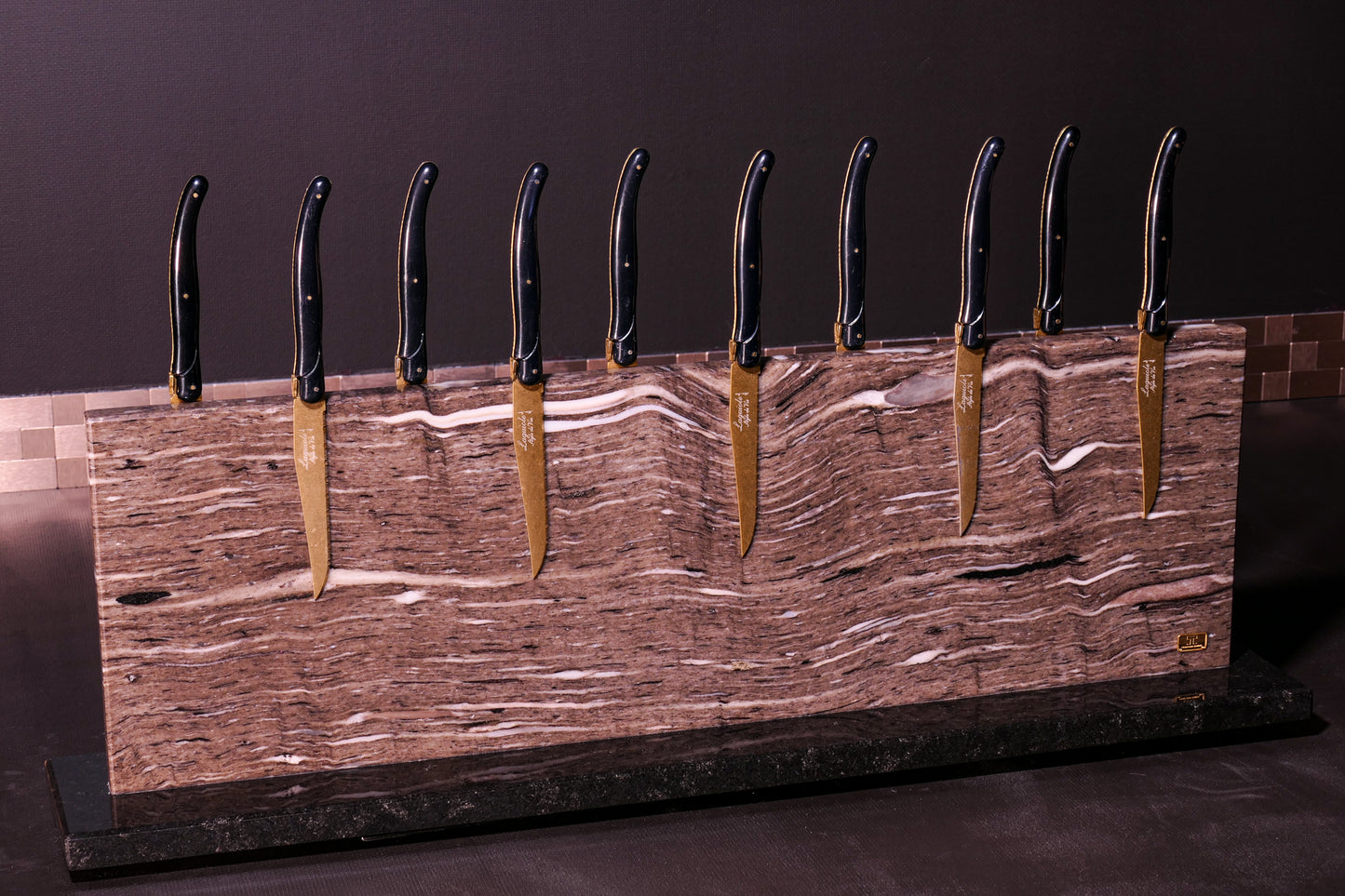 Knife block made of Brown Silk | Diamond cut