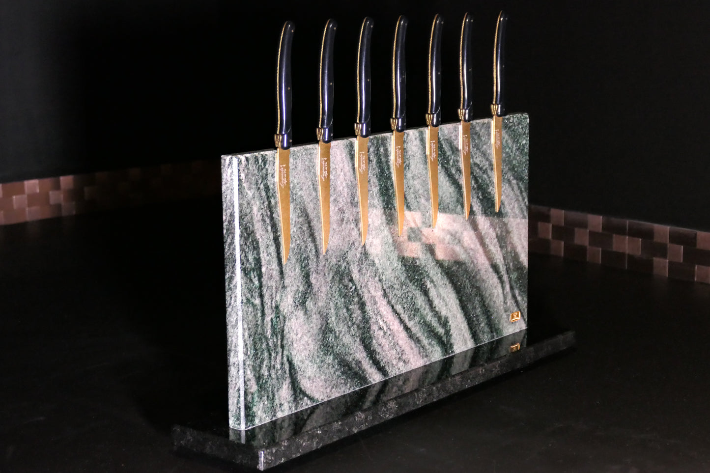 Knife block made of Black Lapponia | Diamond cut