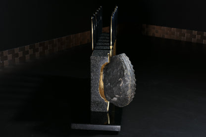 Knife block made of Nero Impala with a black ammonite