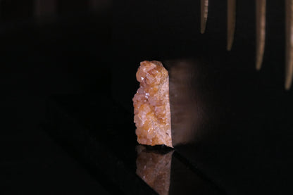 Knife block made of Nero Assoluto brushed with calcite crystal