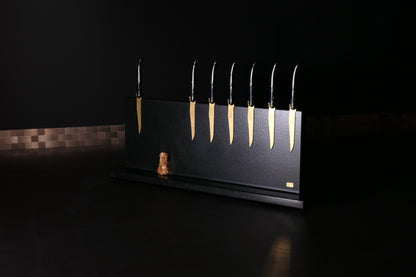 Knife block made of Nero Assoluto brushed with calcite crystal