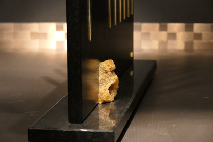 Knife block made of Nero Assoluto brushed with calcite crystal