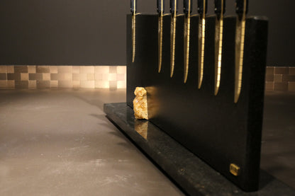 Knife block made of Nero Assoluto brushed with calcite crystal