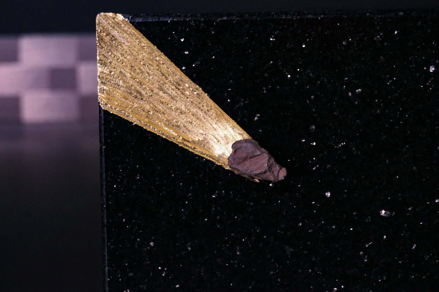 Messerblock aus Star Galaxy Gold mit Meteoriten und vergoldeten Meteoritenschweif