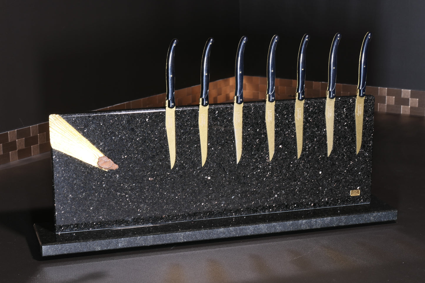 Star Galaxy Gold knife block with meteorites and gold-plated meteorite tail