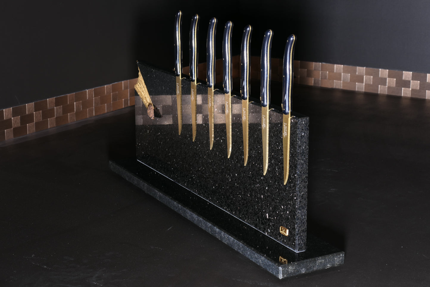 Star Galaxy Gold knife block with meteorites and gold-plated meteorite tail