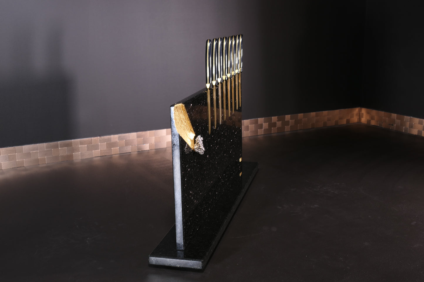 Star Galaxy Gold knife block with meteorites and gold-plated meteorite tail