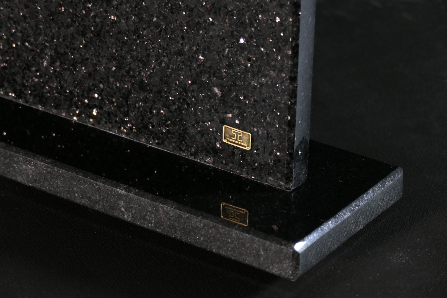 Star Galaxy Gold knife block with meteorites and gold-plated meteorite tail