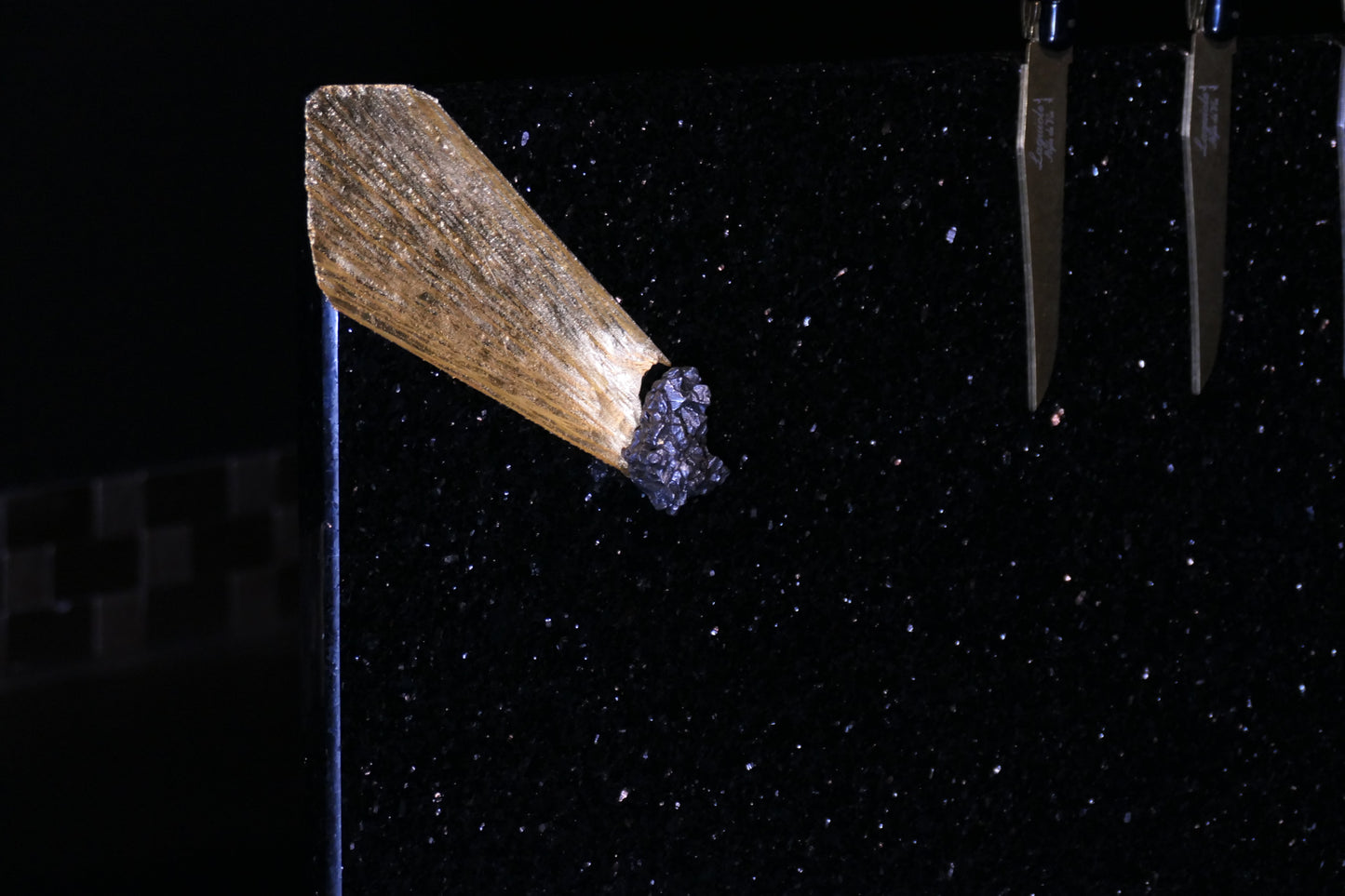 Star Galaxy Gold knife block with meteorites and gold-plated meteorite tail