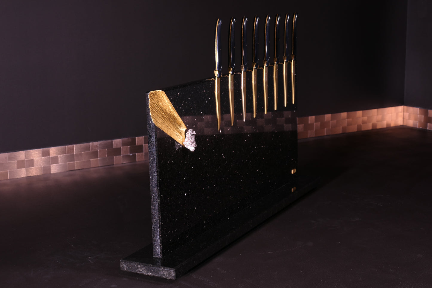 Star Galaxy Gold knife block with meteorites and gold-plated meteorite tail