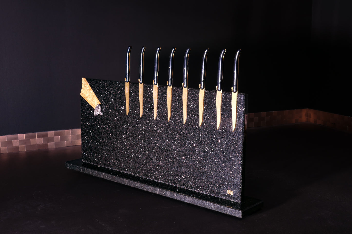 Star Galaxy Gold knife block with meteorites and gold-plated meteorite tail