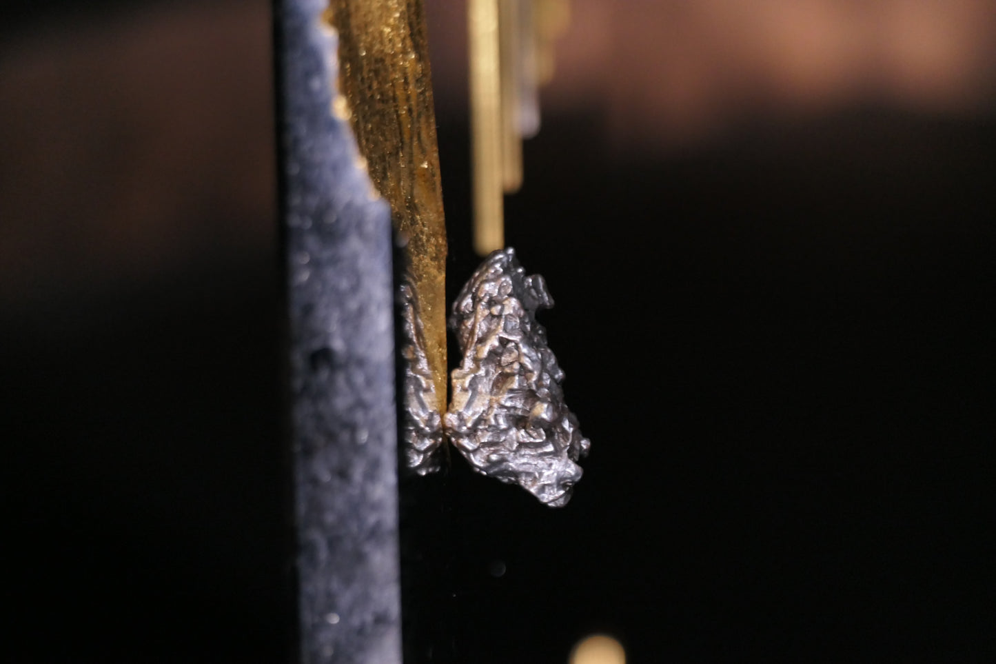 Star Galaxy Gold knife block with meteorites and gold-plated meteorite tail