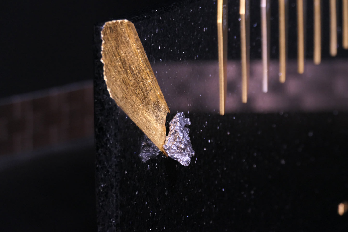 Star Galaxy Gold knife block with meteorites and gold-plated meteorite tail