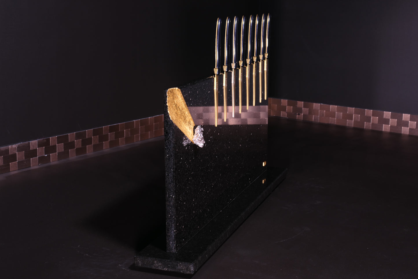 Star Galaxy Gold knife block with meteorites and gold-plated meteorite tail