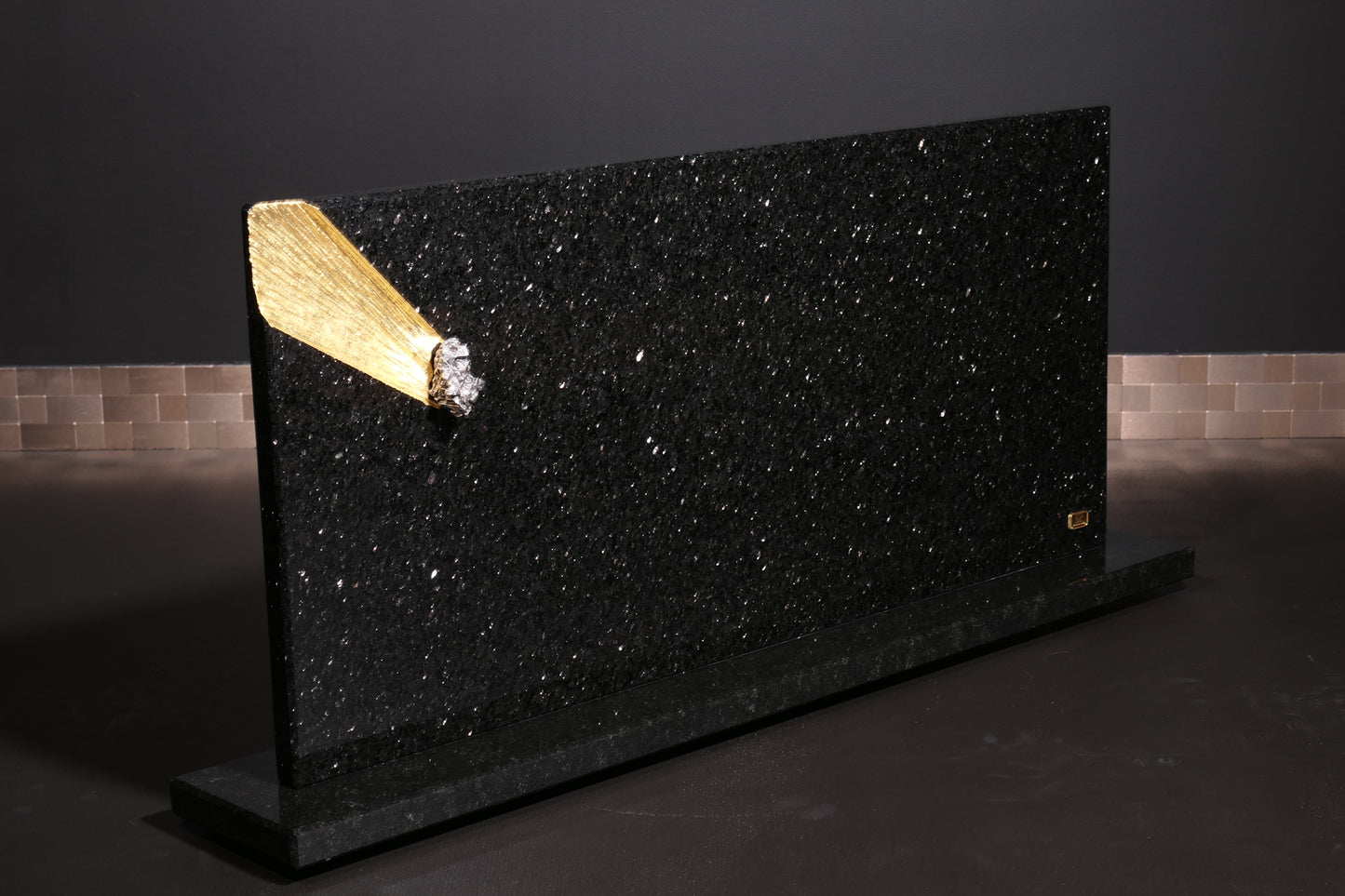 Star Galaxy Gold knife block with meteorites and gold-plated meteorite tail